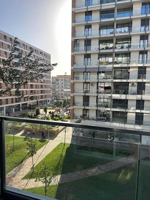 Family Friendly 2 Bedroom Apartment Eden Gardens Tirana City Center Exterior foto