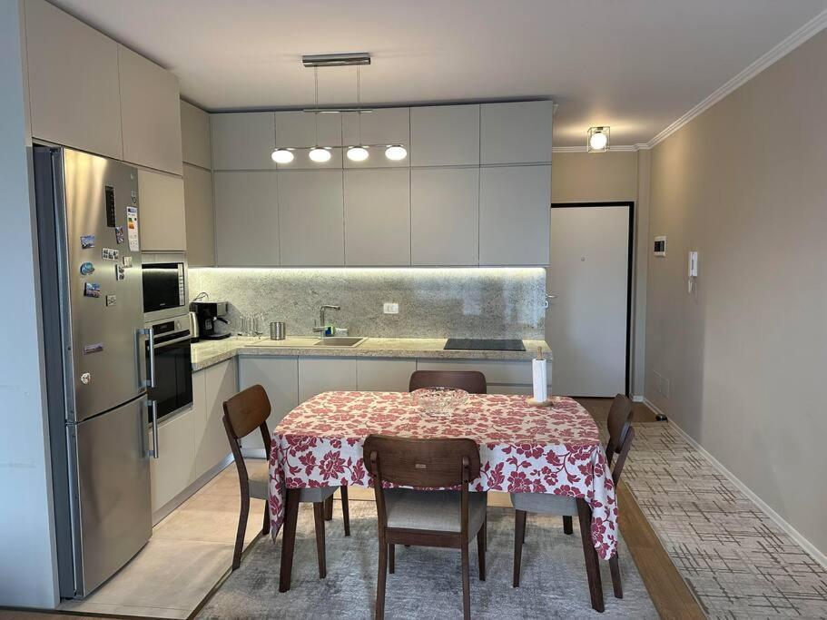 Family Friendly 2 Bedroom Apartment Eden Gardens Tirana City Center Exterior foto